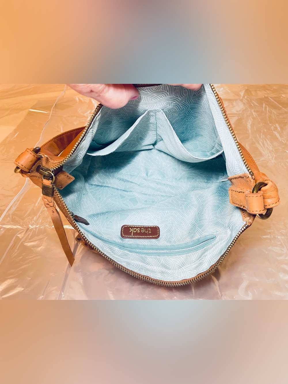 “The Sak” Embossed Tan Brown Leather Hobo Shoulder HandBag. Brass Hardware. - Picture 15 of 16